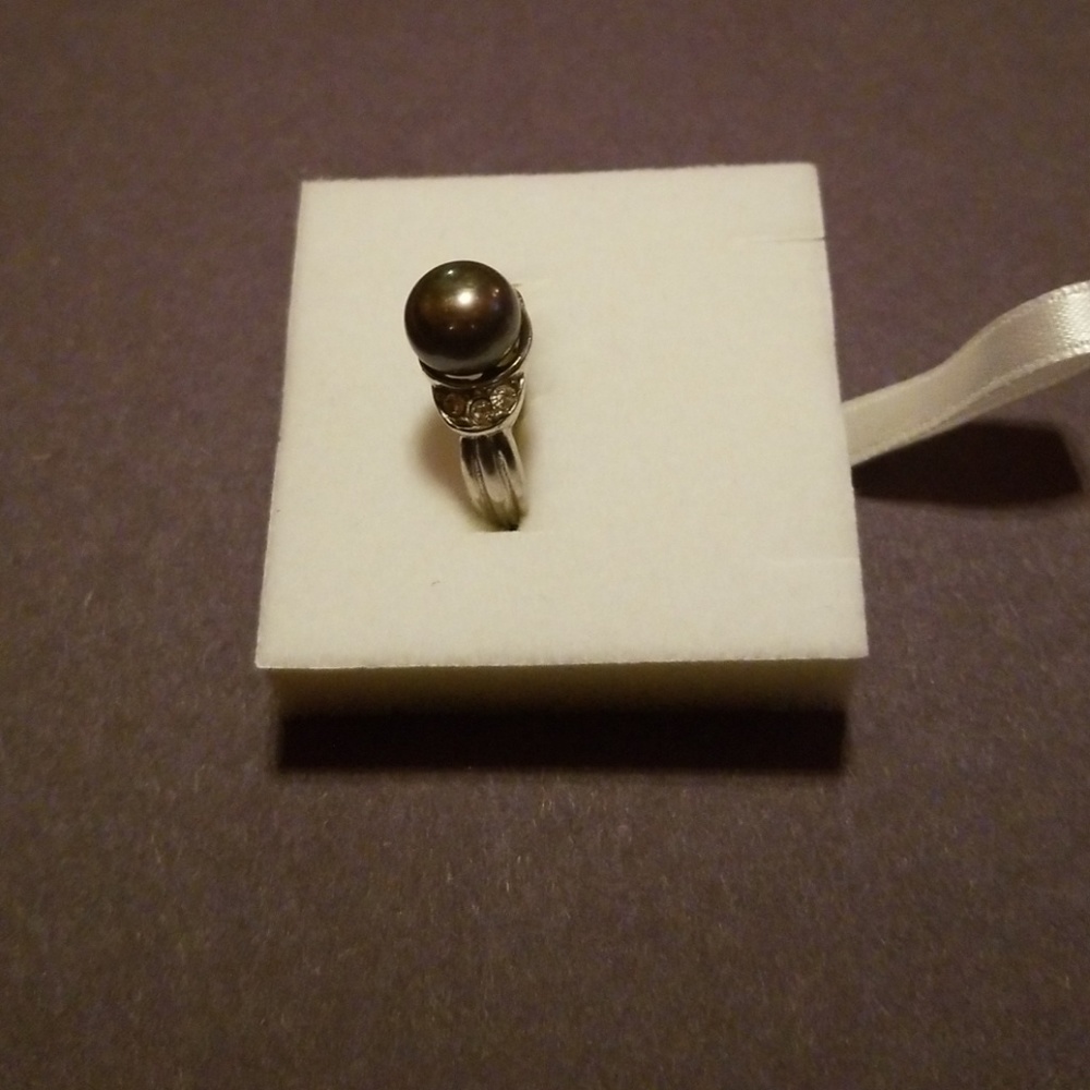 Ring - Picture 2 of 2